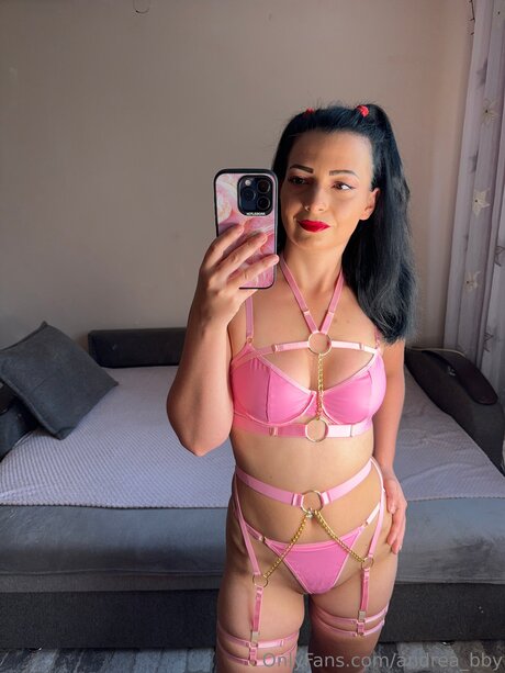 Andrea Bby schauspielerin kunst bilder