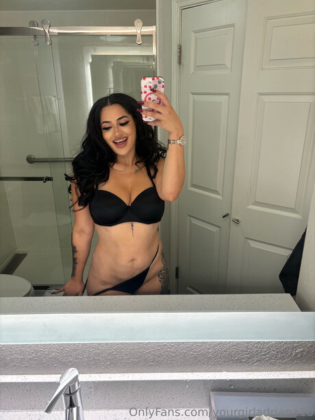 Yourgirladriana10 sexy nette bild