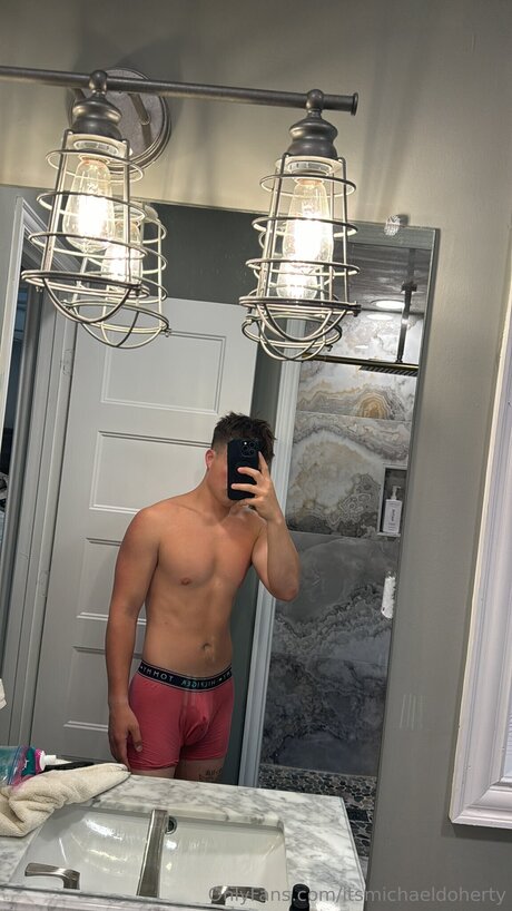 Itsmichaeldoherty erwachsene hübsche fotos