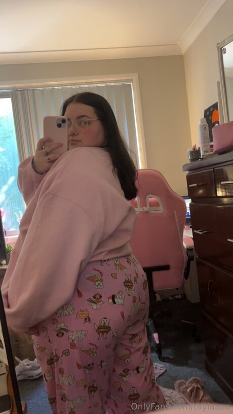 Taylaaaa nackt pornografische galerien