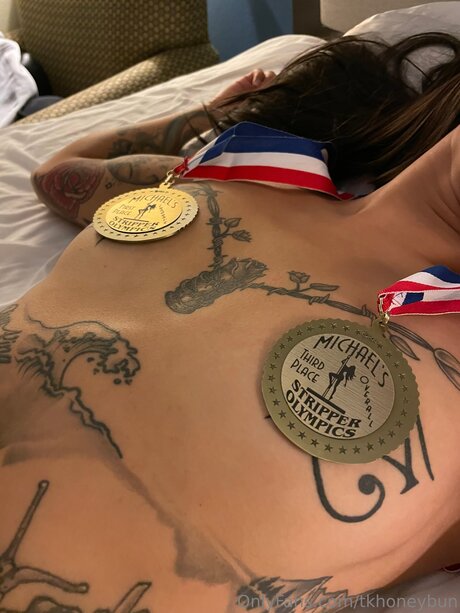 Tkhoneybun pornostar perfekte archiv