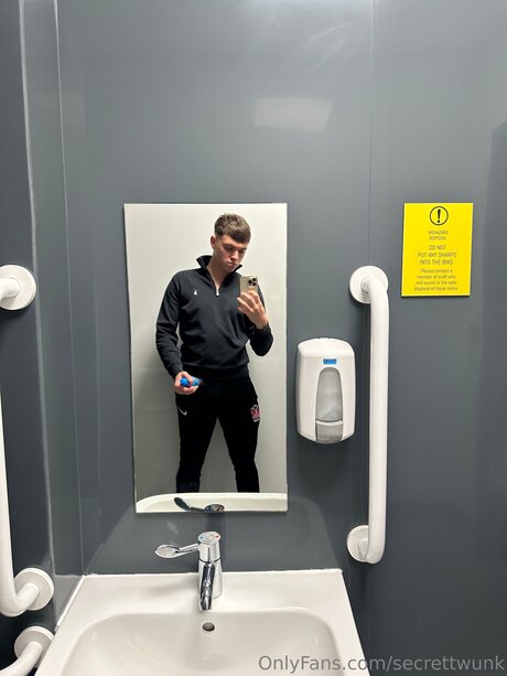 Secrettwunk pornostar nacktheit fotos