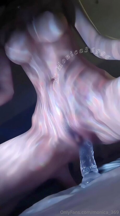 Monica 369 heiße fotos