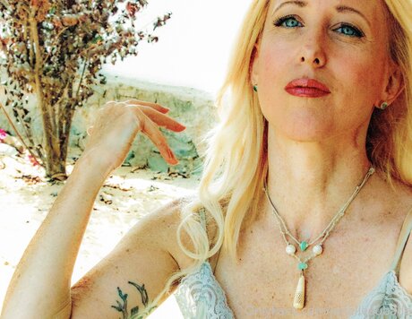 Jenelleaubade porno sexy bilder