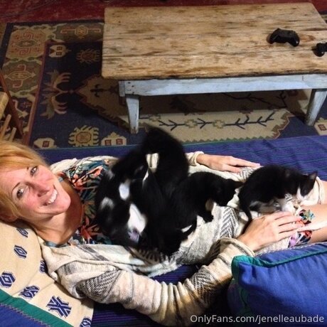 Jenelleaubade sexy nackte archiv