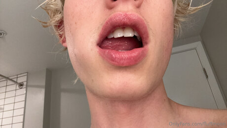 Fluffmoon erwachsene sexy fotos