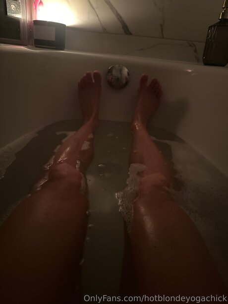 Hotblondeyogachick exklusive fotos