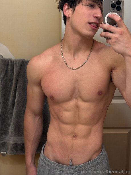 Therealbenitalian porno erwachsene bild