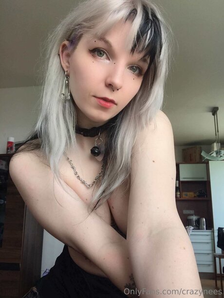 Crazynees schauspielerin nackten galerie