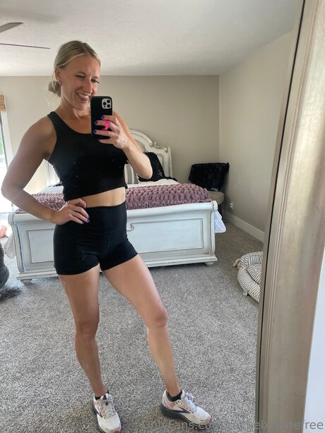 Rachelxrainefree sexy akt foto