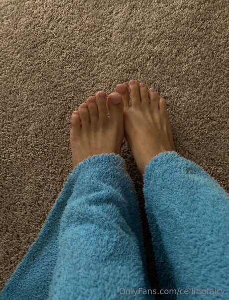 Ceilingfairy erwachsene nacktheit bild