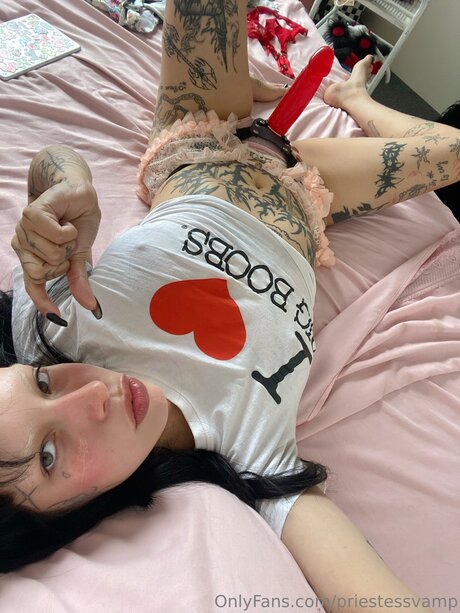 Priestessvamp exklusive pornografische galerie