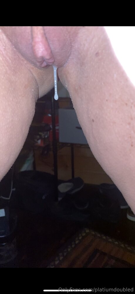 Platiumdoubled nacktheit exklusive bild