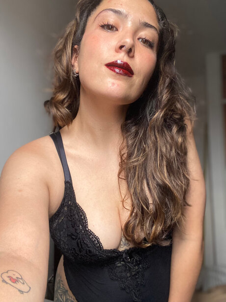 Kinkydaniela hd pornostar bild