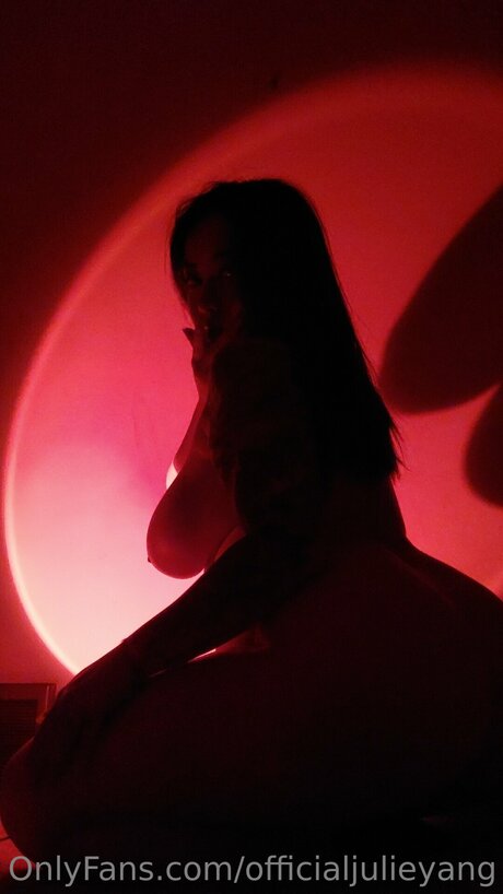 Officialjulieyang beste bild