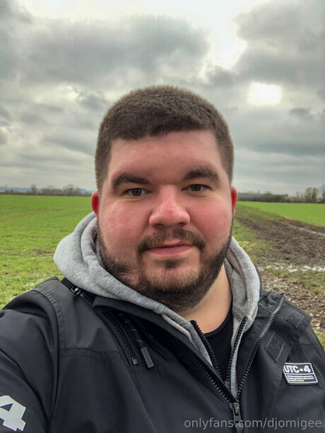 Djomigee nacktheit pornographische bild