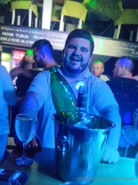 Djomigee hd akt galerien