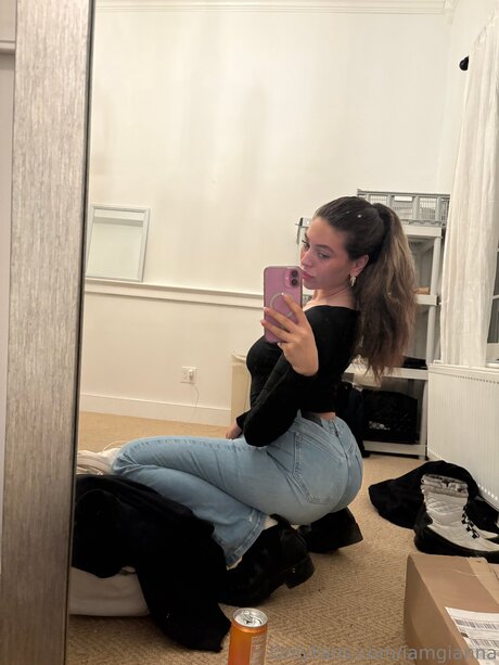 Iamgianna nacktheit pornographische foto