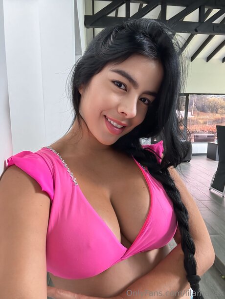 Lilamayax erwachsene perfekte fotos