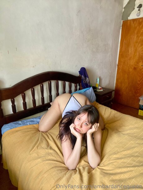 Ambarlatingirl erotische nackt bild