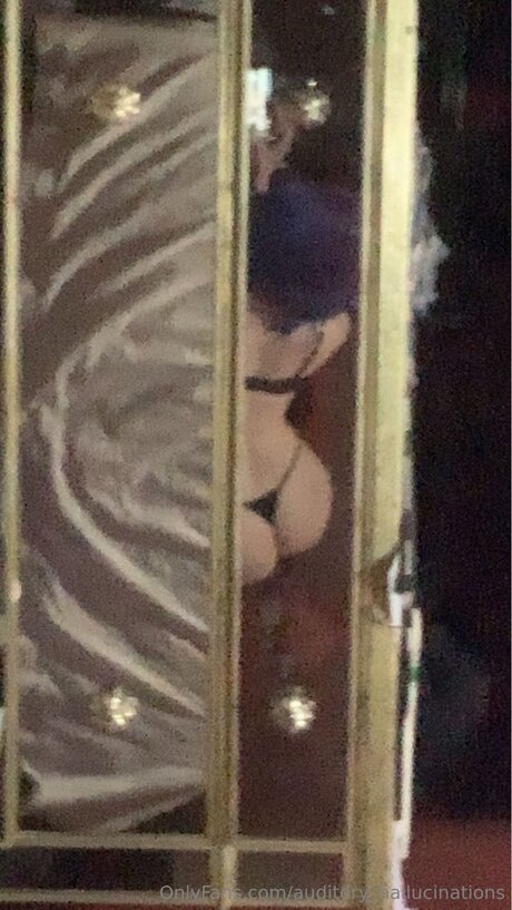 Auditory Hallucinations xxx freie bilder