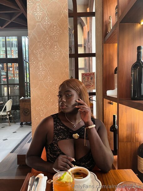 Almaahotxxx model nackt galerien