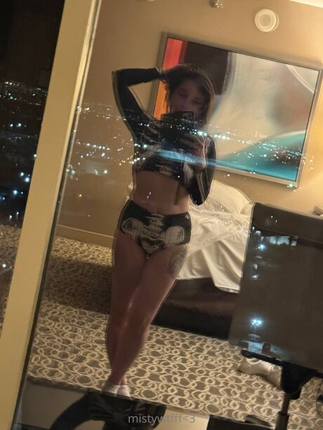 Mistywtfff nacktheit pornografische bilder