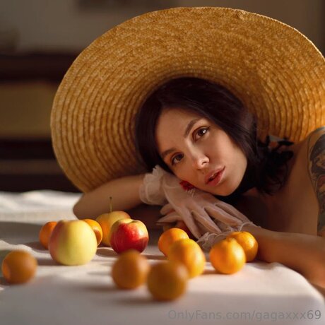 Cherrygaga hd nackt bild