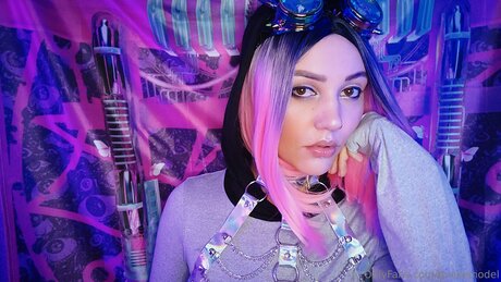 Evokemodel nackt exklusive galerie