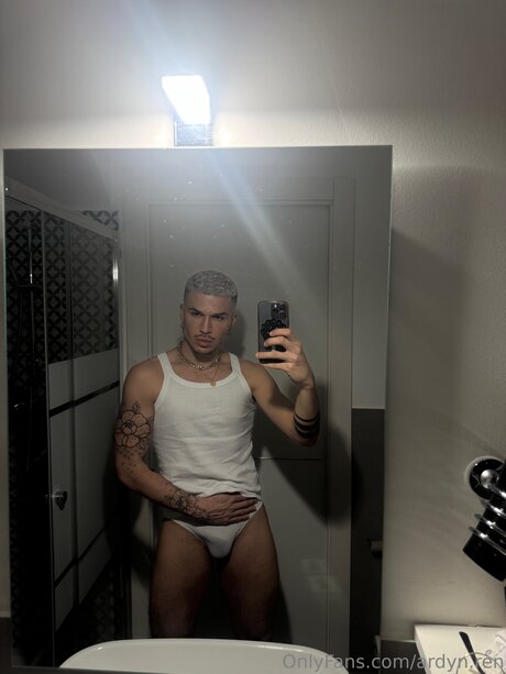 Ardyn Ren heiße nackte bilder