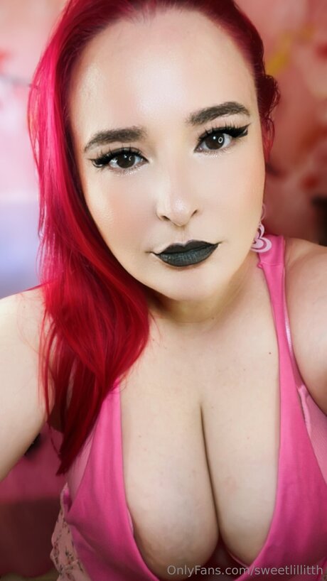 Sweetlillitth pornostar sexy foto