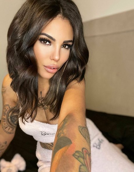 ameliereve7 exklusive erotische archiv