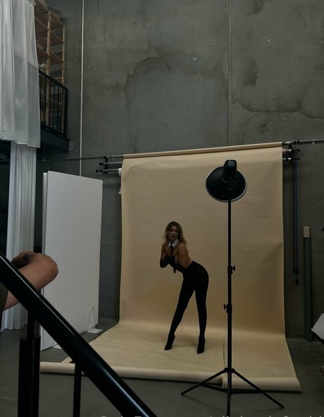 Ella Jayde Ford erotische archiv