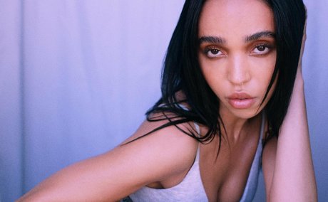 FKA Twigs porno nacktheit bild