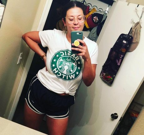 tallnerdywoman hd exklusive bilder