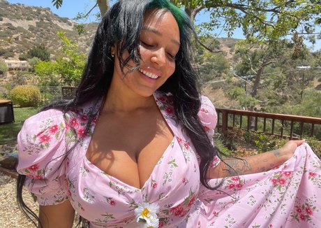 emilycheree model hd fotos