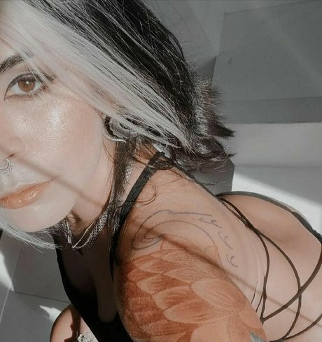 Dark Rogue erotische nacktheit archiv