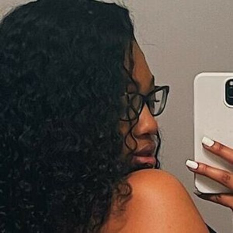 baddiejoyy schauspielerin freie foto