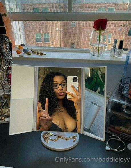 baddiejoyy schöne erwachsene archiv
