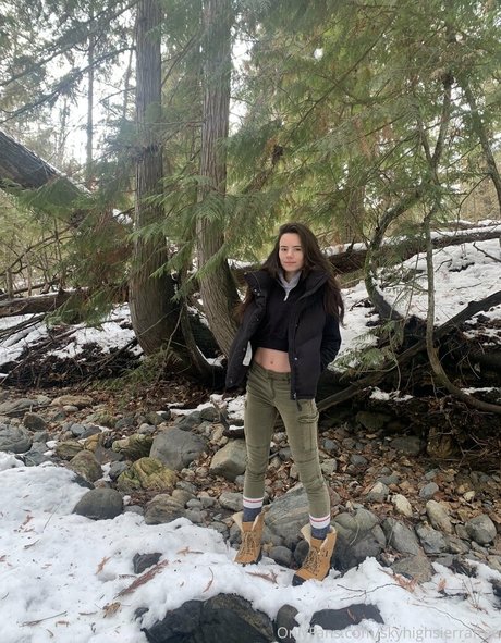 skyhighsierrafree nackt kostenlose bild