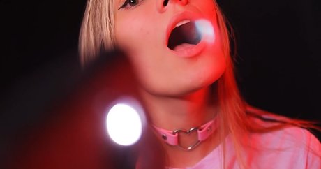 Sirius Eyes ASMR model nette bilder