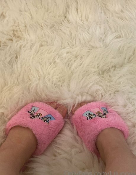 lulunova hübsche schöne bild