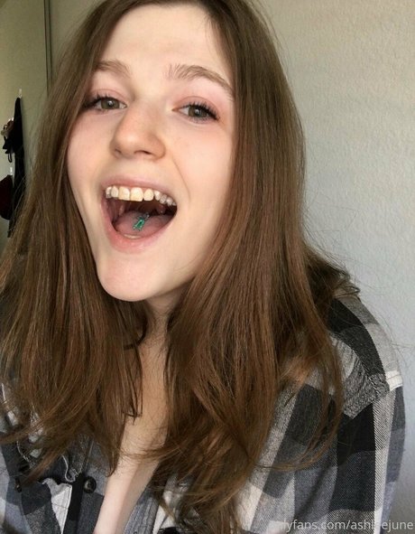 ashleejune porno pornostar bild