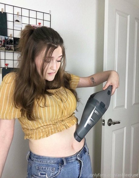 ashleejune schauspielerin erotische fotos