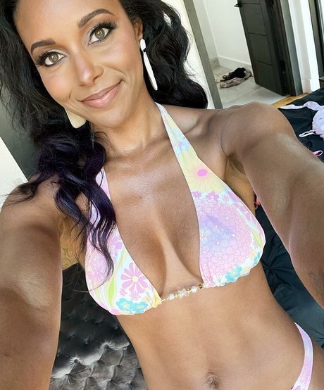 Brandi Rhodes schöne nette galerien