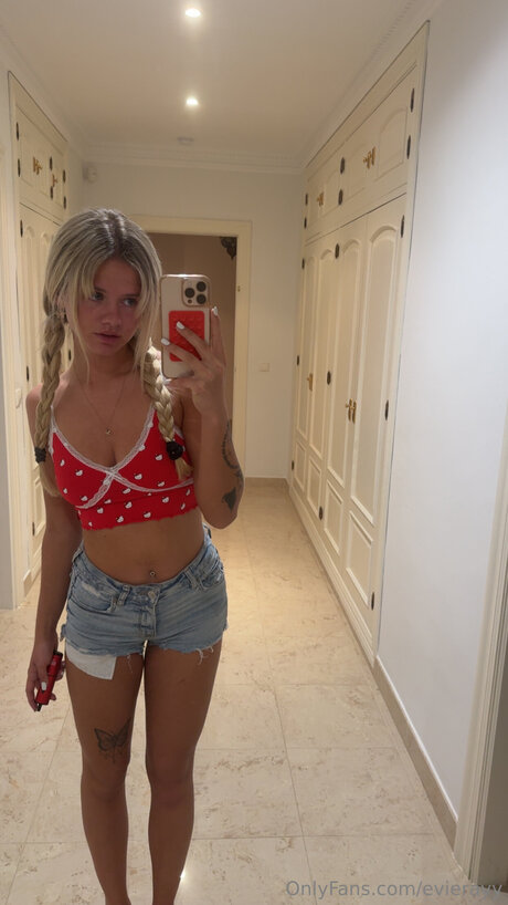 Evierayy hübsche erotische galerien