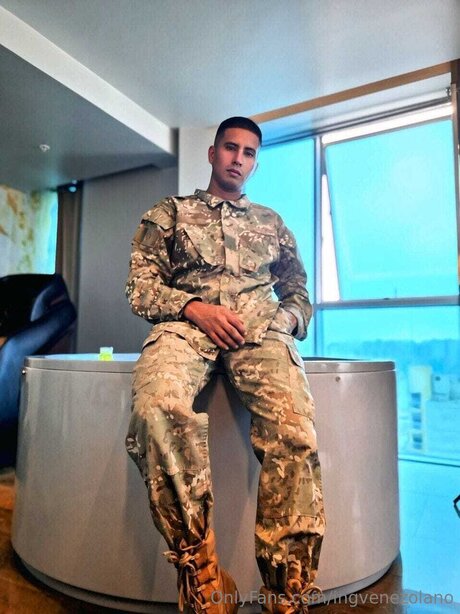 schauspielerin onlyfans perfekte nackten bild