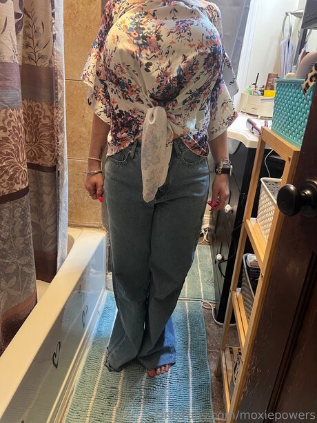 Moxiepowers erotische kunst bilder