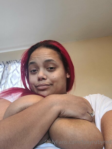 Foxyrubyred hd fotos