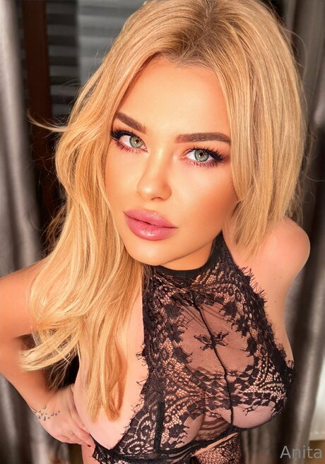 Lovewithanita schauspielerin akt fotos